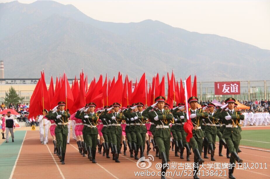 巴里队员意气风发，雄心壮志勇往直前